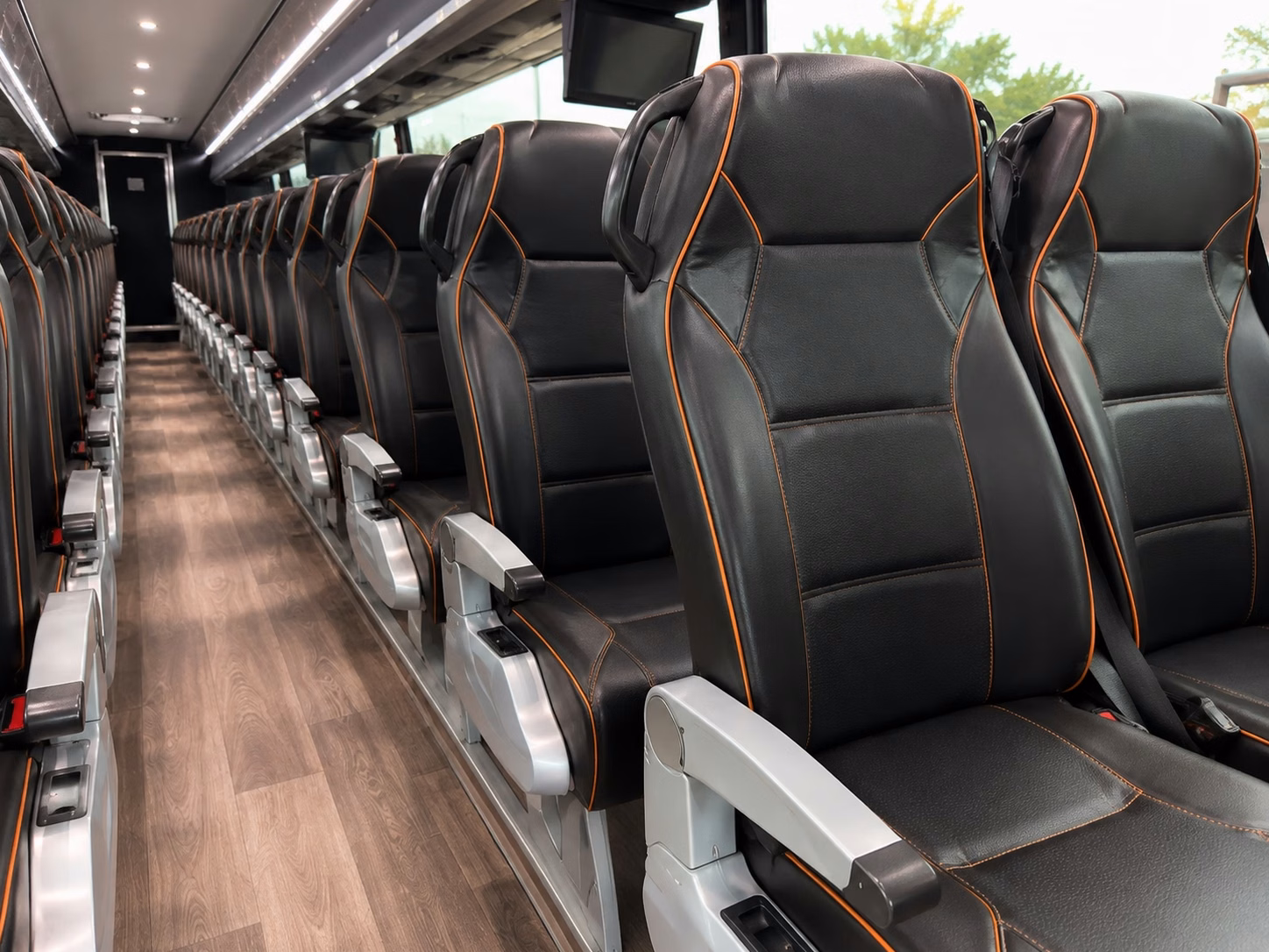 charter buses for st cloud nix and st cloud state husky games